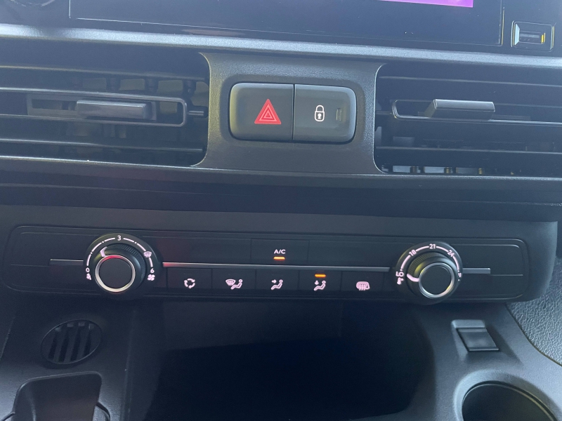 Image OPEL Combo Cargo XL 750kg 100 kW Batterie 50 kWh