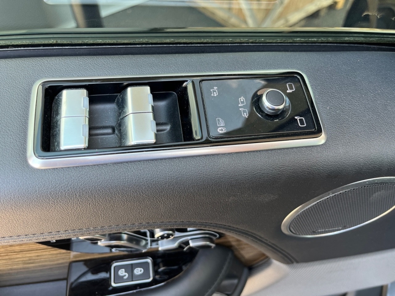 Image LAND-ROVER Range Rover 2.0 P400e 404ch Vogue SWB Mark VIII