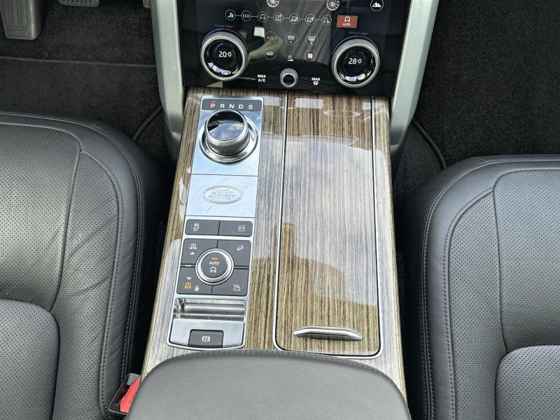 Image LAND-ROVER Range Rover 2.0 P400e 404ch Vogue SWB Mark VIII