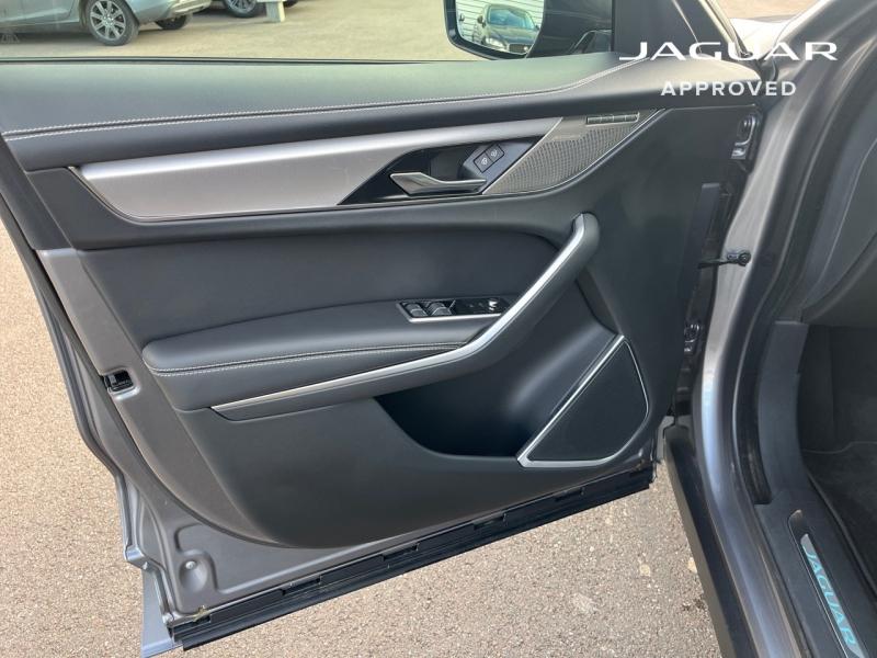 Image JAGUAR F-Pace P400e Plug-in-Hybrid R-Dynamic HSE BVA8 AWD