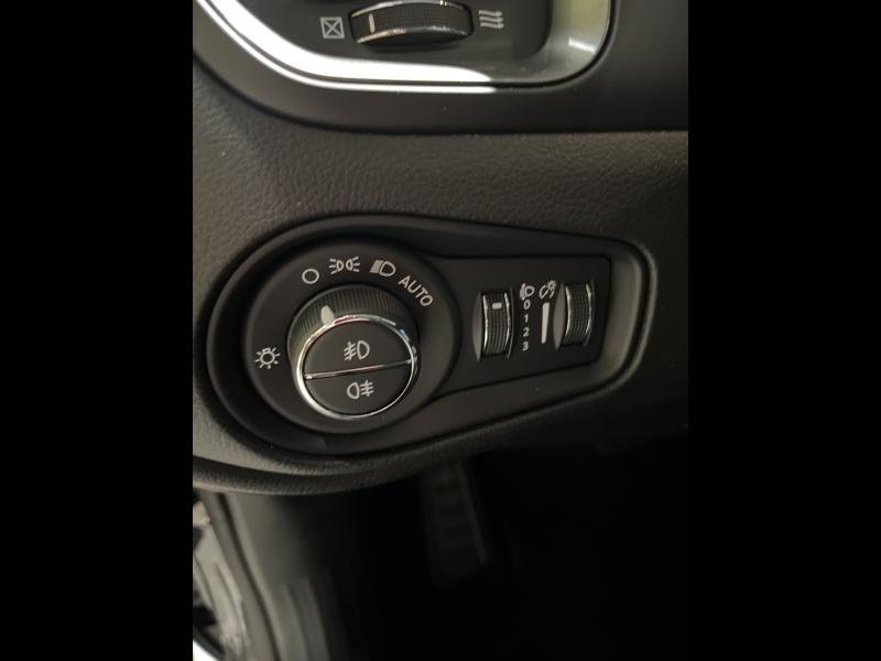 Image JEEP Renegade 1.5 Turbo T4 130ch MHEV Summit BVR7