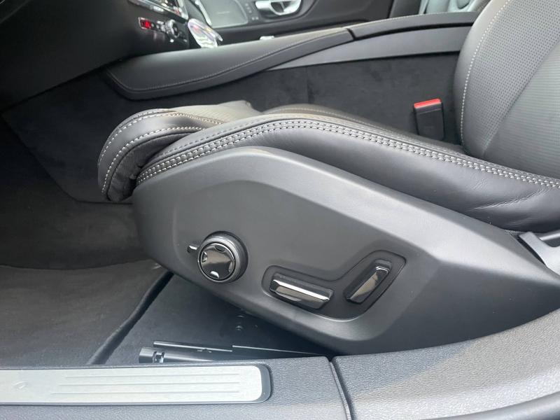 Image VOLVO V60 T6 AWD 253+145ch Plus Style Dark Geartronic 8