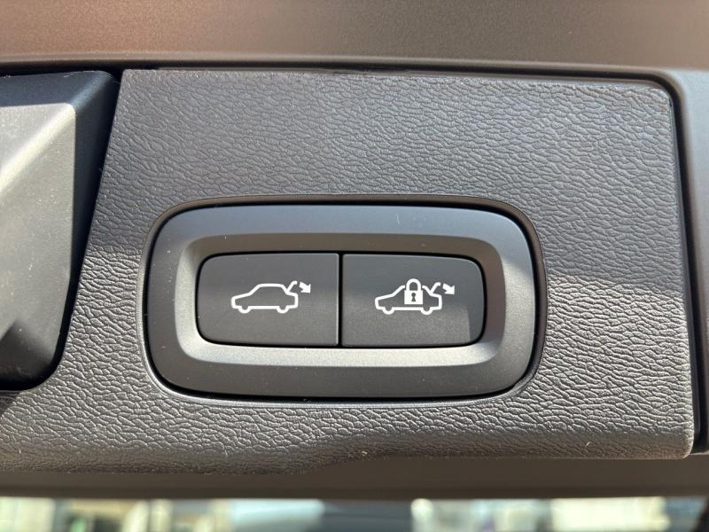 Image VOLVO XC60 T6 Hybride Rechargeable 253 + 145ch Ultra Style Dark Geartronic 8 AWD