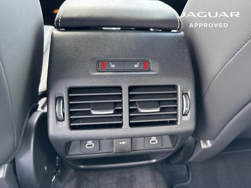 Image JAGUAR E-Pace P300e PHEV 309ch R-Dynamic HSE