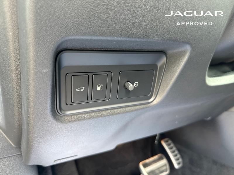 Image JAGUAR E-Pace P300e PHEV 309ch R-Dynamic HSE