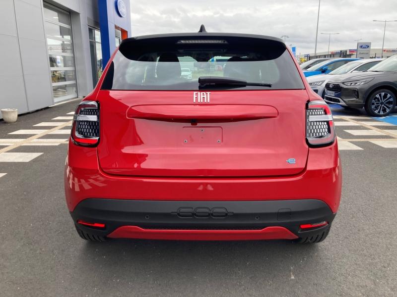 Image FIAT 600 e 156ch 54kWh Red