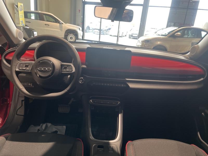 Image FIAT 600 e 156ch 54kWh Red