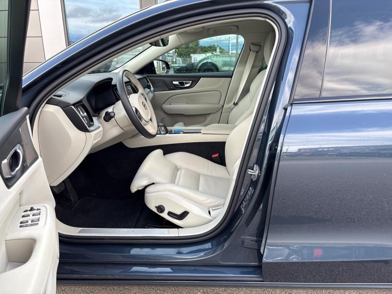 Image VOLVO V60 B4 197ch Ultra Style Dark DCT 7