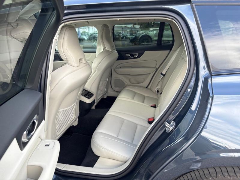 Image VOLVO V60 B4 197ch Ultra Style Dark DCT 7