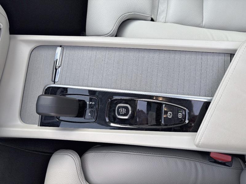 Image VOLVO V60 B4 197ch Ultra Style Dark DCT 7