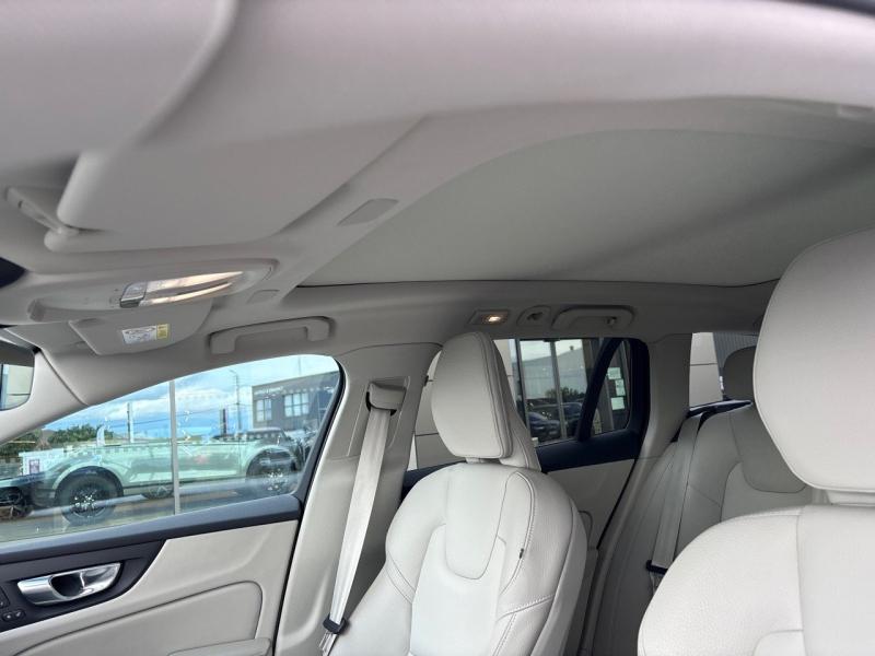 Image VOLVO V60 B4 197ch Ultra Style Dark DCT 7