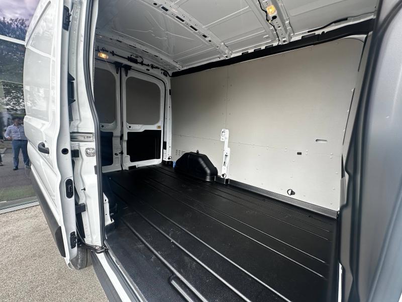 Image FORD Transit 2T Fg T330 L2H2 2.0 EcoBlue 130ch S&S Hybrid Trend Business