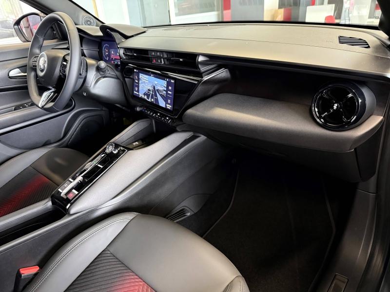 Image ALFA ROMEO Junior 1.2 Ibrida 145ch Premium e-DCT6 Q4