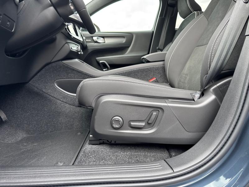 Image VOLVO EC40 Single Extended Range 252ch Black Edition