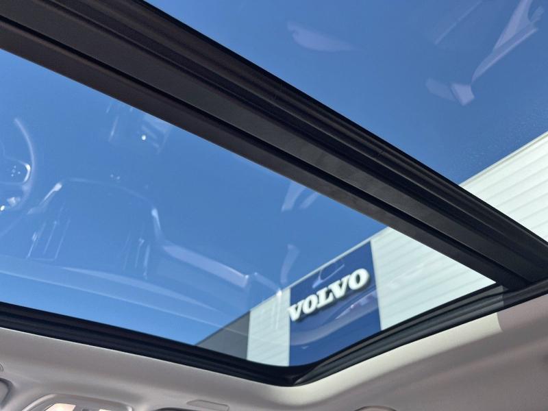 Image VOLVO V60 B4 197ch Ultra Style Dark DCT 7