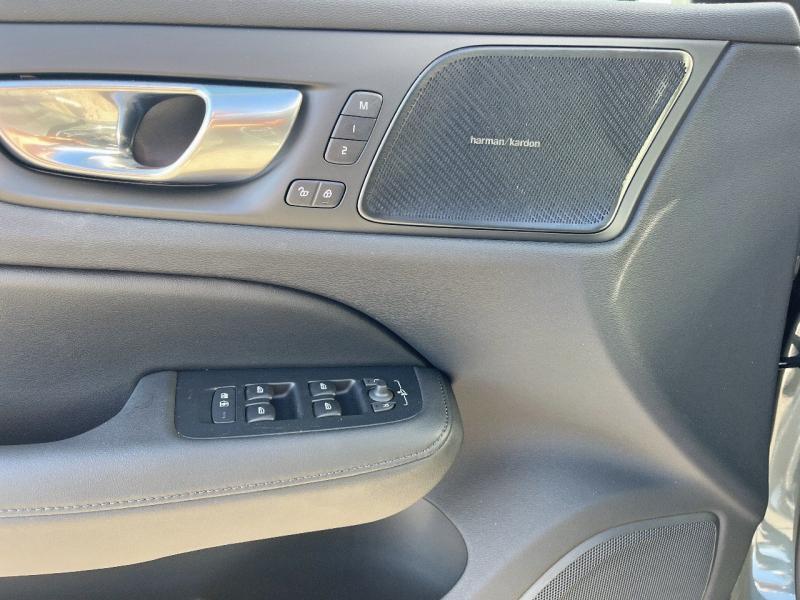 Image VOLVO V60 B4 197ch Ultra Style Dark DCT 7