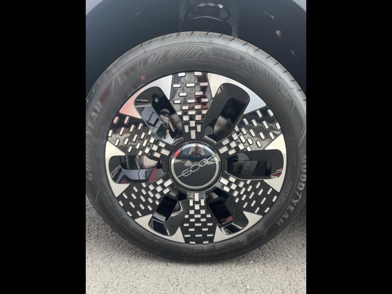 Image FIAT 600 1.2 Hybrid Turbo 110ch La Prima DCT6 Step 2