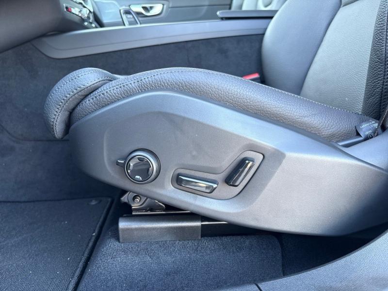 Image VOLVO XC60 T6 Hybride Rechargeable 350ch Plus Style Dark Geartronic 8 AWD