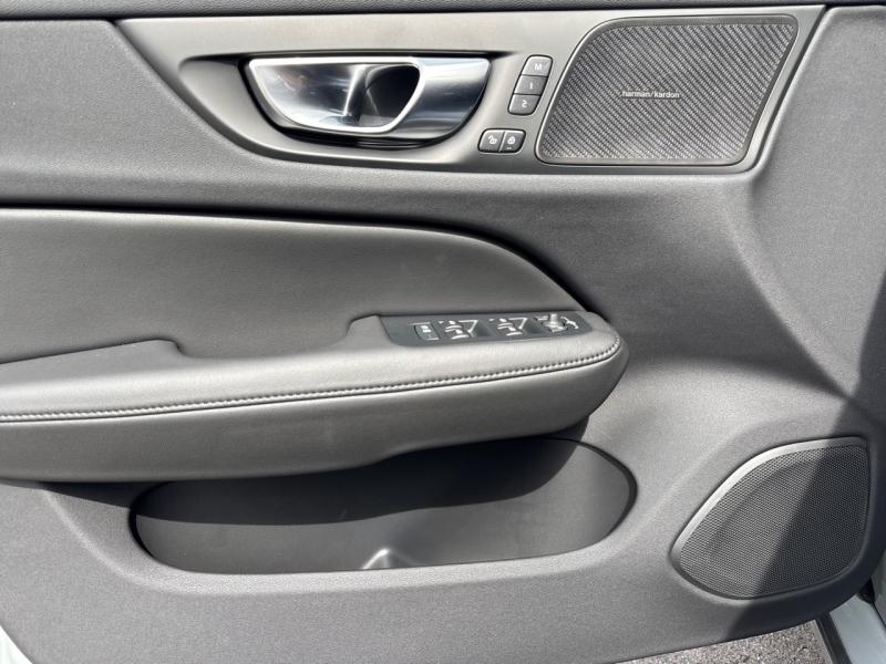 Image VOLVO V60 B4 197ch Plus Style Dark DCT 7