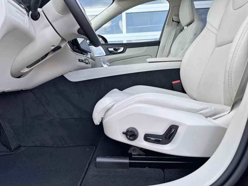 Image VOLVO XC60 T6 Hybride Rechargeable 350ch Ultra Style Dark Geartronic 8 AWD