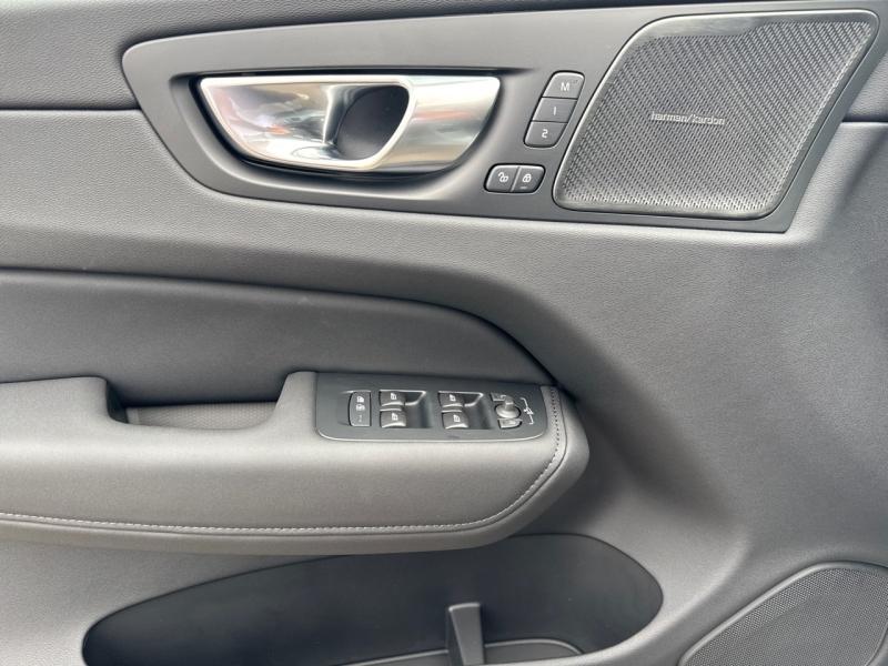 Image VOLVO XC60 T6 Hybride Rechargeable 350ch Black Edition Geartronic 8 AWD