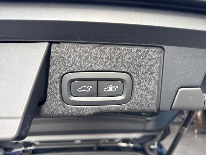 Image VOLVO XC60 T6 Hybride Rechargeable 253 + 145ch Black Edition Geartronic 8 AWD