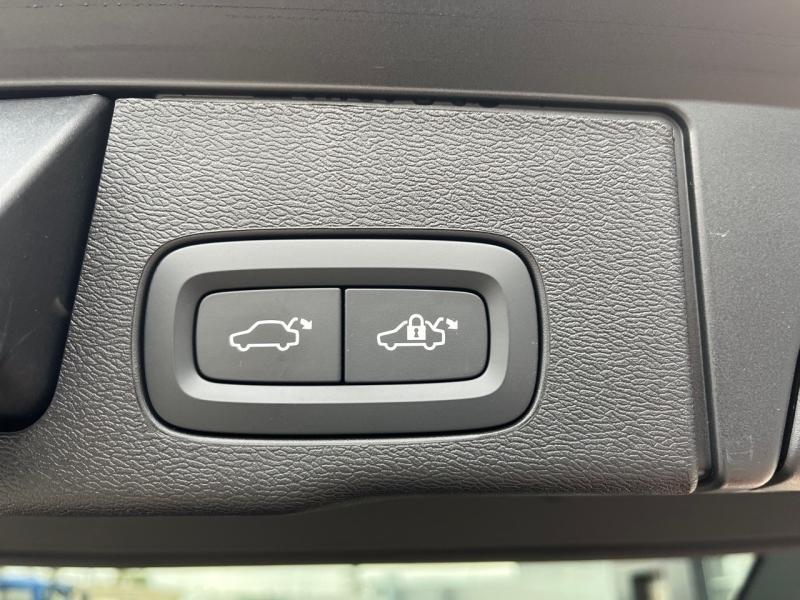 Image VOLVO XC60 T6 Hybride Rechargeable 253 + 145ch Ultra Style Dark Geartronic 8 AWD