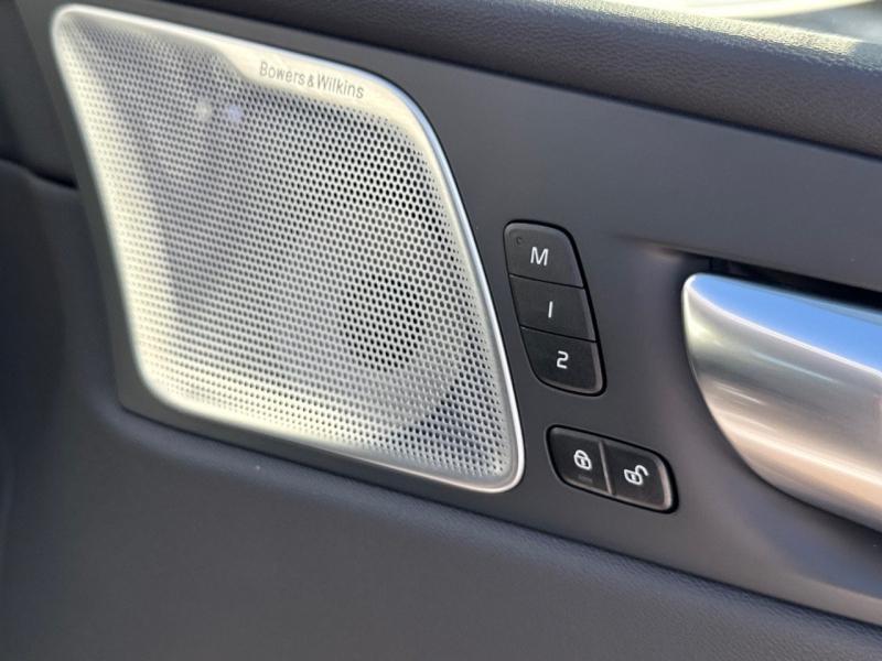 Image VOLVO XC60 T6 Hybride Rechargeable 253 + 145ch Ultra Style Dark Geartronic 8 AWD