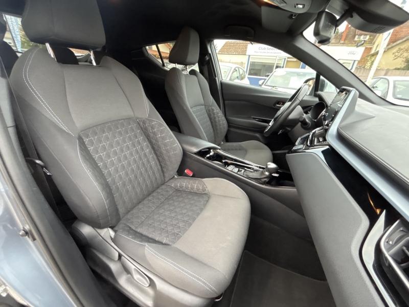 Image TOYOTA C-HR 122h Collection 2WD E-CVT MY20