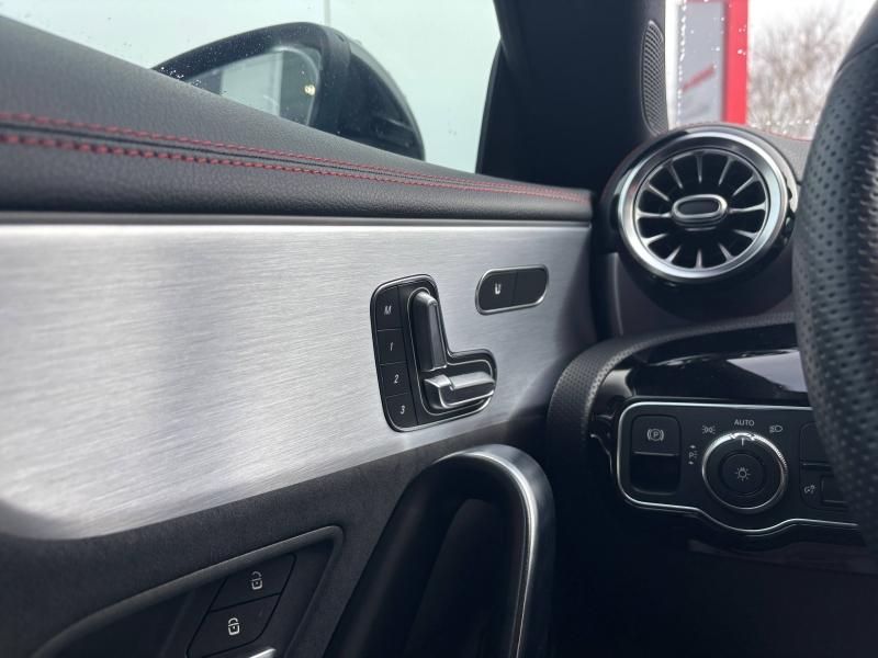Image MERCEDES-BENZ CLA 180 d 116ch AMG Line