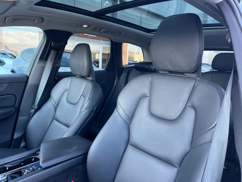 Image VOLVO XC60 T6 Hybride Rechargeable 253 + 145ch Ultra Style Dark Geartronic 8 AWD
