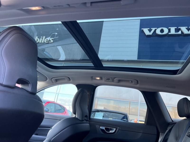 Image VOLVO XC60 T6 Hybride Rechargeable 253 + 145ch Ultra Style Dark Geartronic 8 AWD
