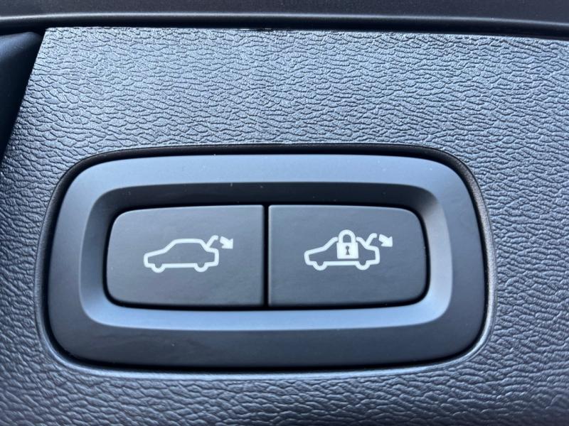 Image VOLVO XC60 T6 Hybride Rechargeable 253 + 145ch Ultra Style Dark Geartronic 8 AWD