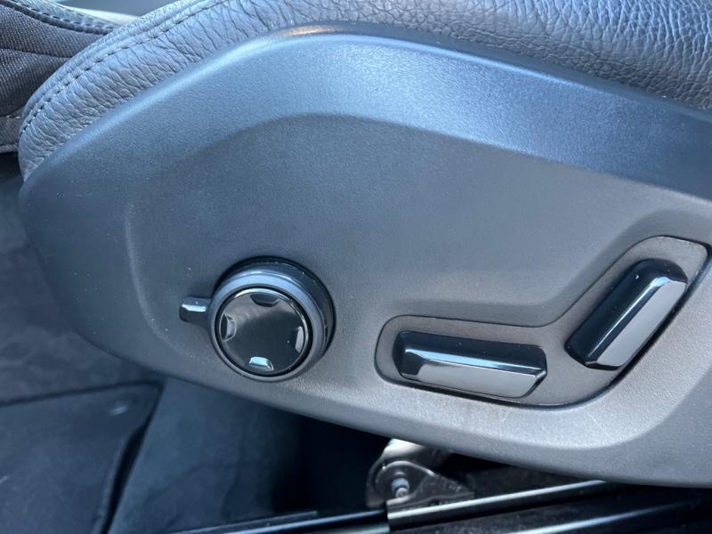 Image VOLVO XC60 T6 Hybride Rechargeable 253 + 145ch Ultra Style Dark Geartronic 8 AWD