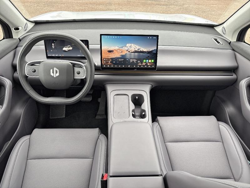 Image LEAPMOTOR C10 REEV 215ch 28,4 kWh Design MY25