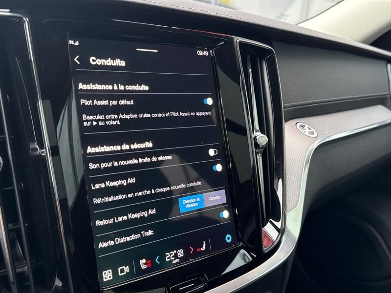 Image VOLVO V60 B4 197ch Ultra Style Dark DCT 7