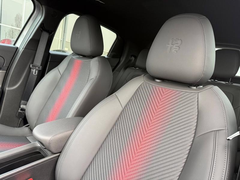 Image ALFA ROMEO Junior 1.2 Ibrida 145ch Premium e-DCT6