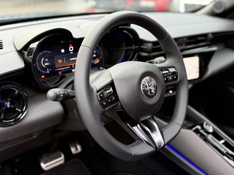 Image ALFA ROMEO Junior 1.2 Ibrida 145ch Premium e-DCT6 Q4