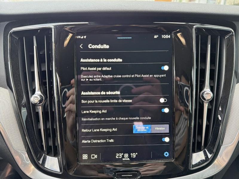 Image VOLVO V60 B4 197ch Plus Style Dark DCT 7