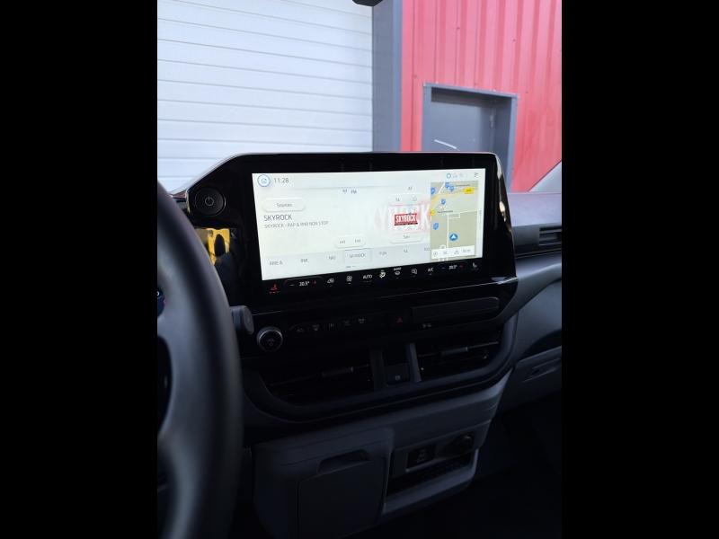 Image FORD Fourgon 320 L1H1 Electrique 160 kW (218 ch) - 64 kWh SPORT