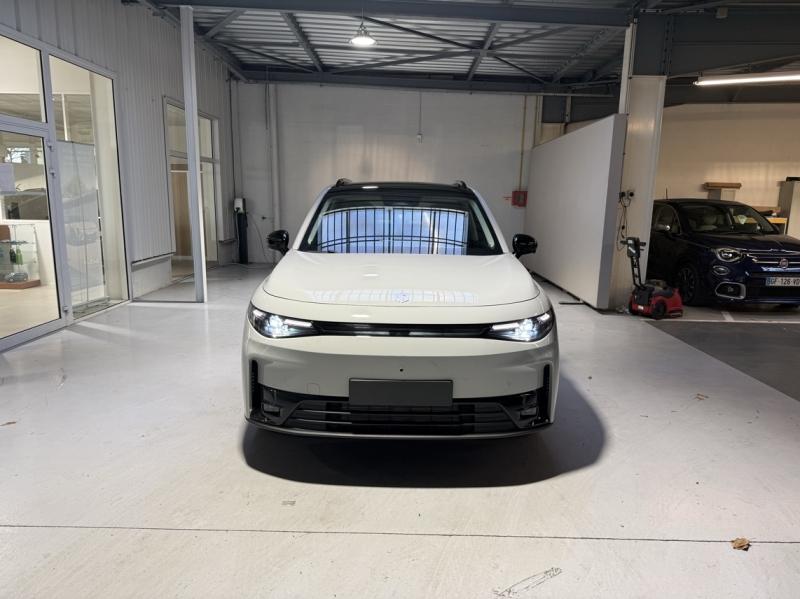 Image LEAPMOTOR C10 REEV 215ch 28,4 kWh Design MY25