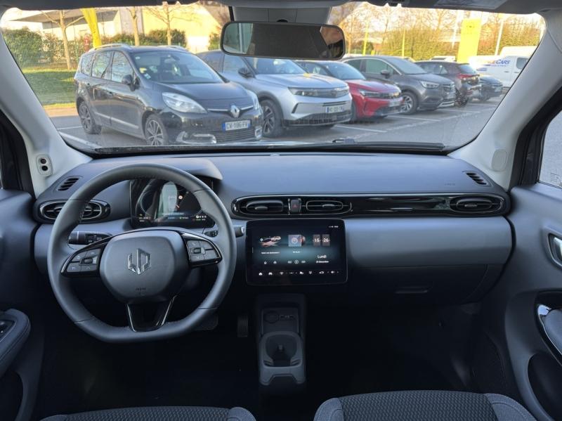 Image LEAPMOTOR T03 Electric 95ch Design