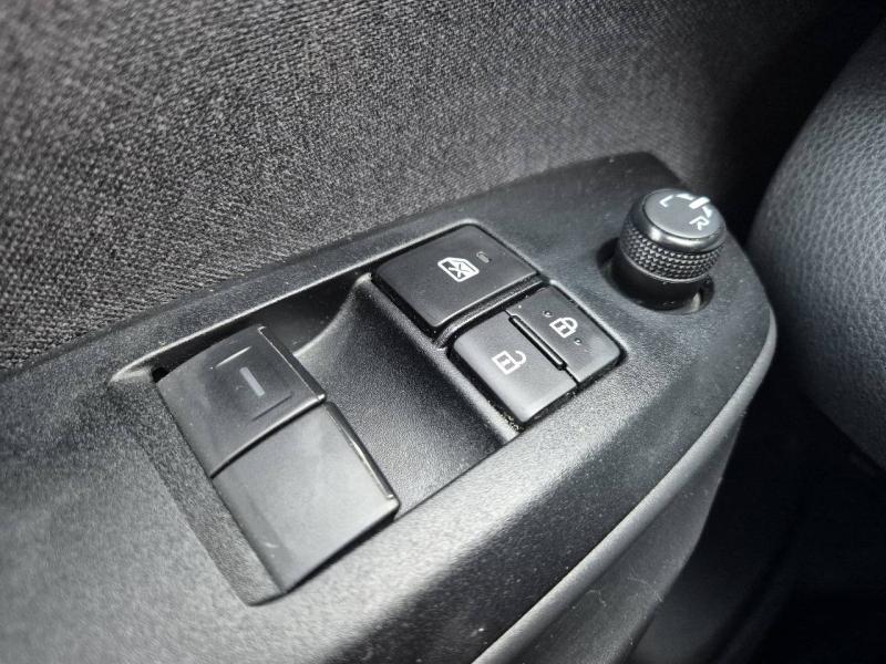 Image TOYOTA Yaris 116h France 5p